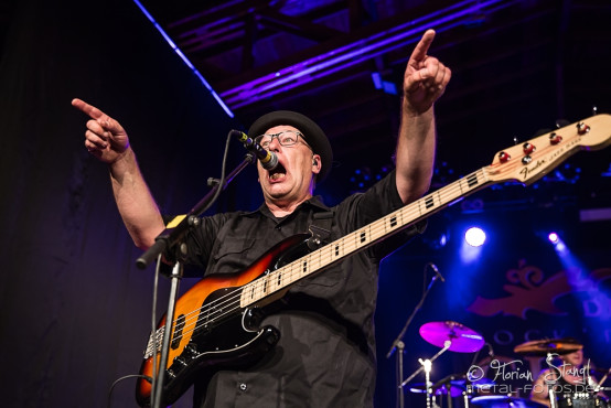 dr-woos-rocknroll-circus-pyras-classic-rock-2014-9-8-2014_0030