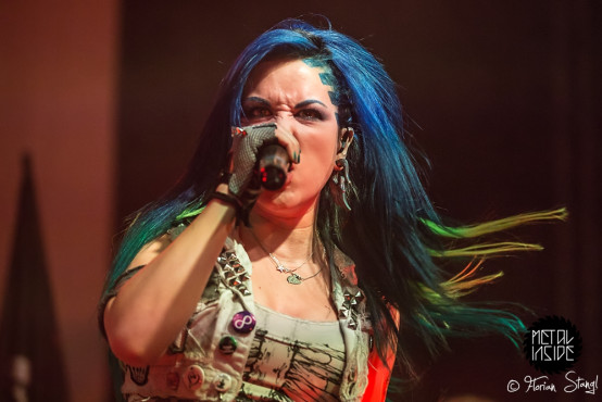arch-enemy-eventhalle-geiselwind-12-12-2014_0071