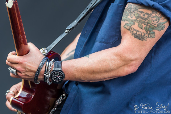 slash-feat-myles-kennedy-rock-im-park-07-06-2015_0010