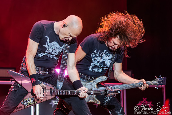 accept-bang-your-head-18-7-2015_0104