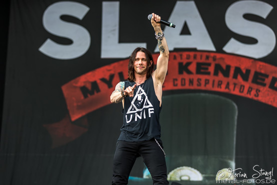 slash-feat-myles-kennedy-rock-im-park-07-06-2015_0017