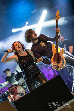 anneke-van-giersbergen-summer-breeze-2014-15-8-2014_0010
