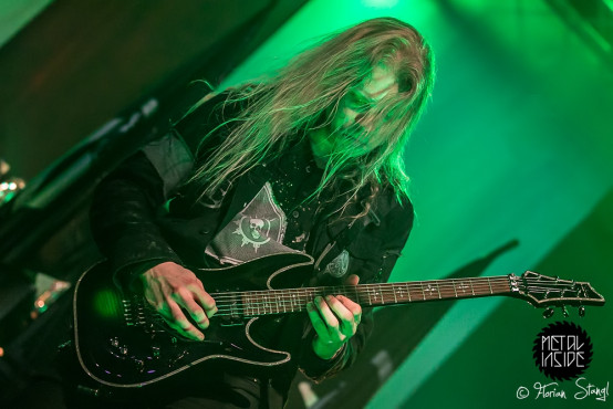arch-enemy-eventhalle-geiselwind-12-12-2014_0060