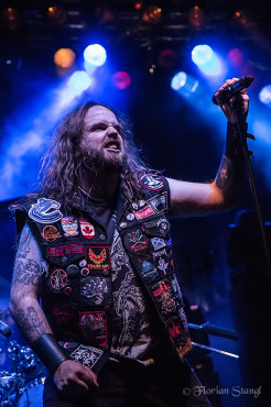 3-inches-of-blood-12-10-2012-musichall-geiselwind-2