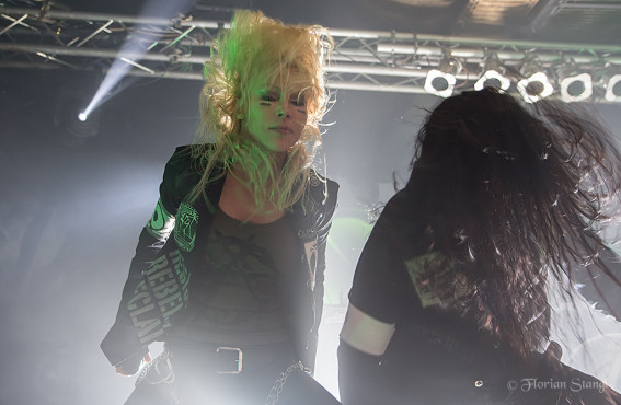 arch-enemy-17-10-2012-rockfabrik-ludwigsburg-35
