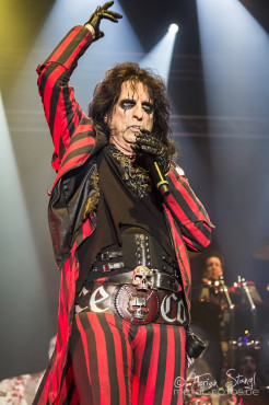 alice-cooper-stadthalle-lichtenfels-04-08-2013-16