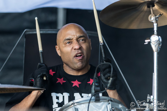 dog-eat-dog-masters-of-rock-10-7-2015_0016