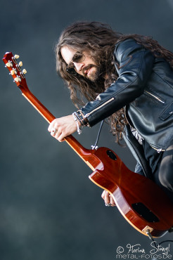 slash-feat-myles-kennedy-rock-im-park-07-06-2015_0037