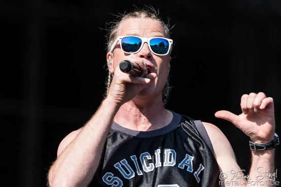 dog-eat-dog-masters-of-rock-10-7-2015_0037