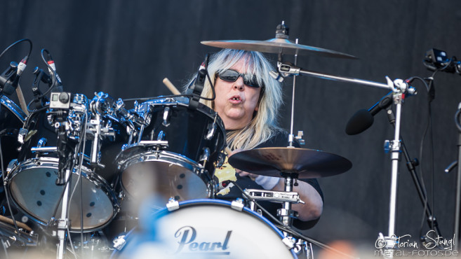 girlschool-bang-your-head-2016-16-07-2016_0005