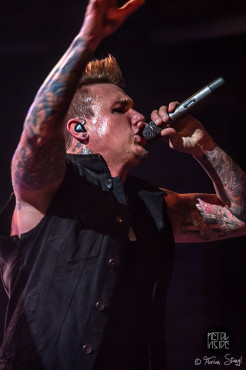 papa-roach-rockfabrik-nuernberg-16-11-2013_12
