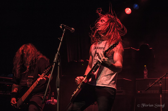 3-inches-of-blood-12-10-2012-musichall-geiselwind-32