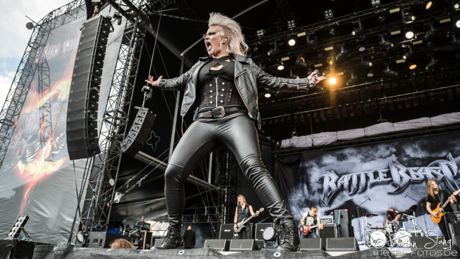 battle-beast-bang-your-head-2016-14-07-2016_0010