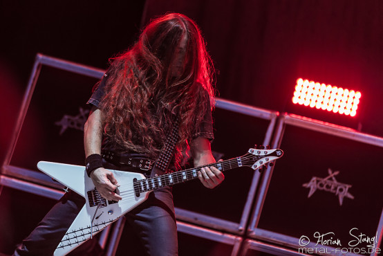 accept-bang-your-head-18-7-2015_0053