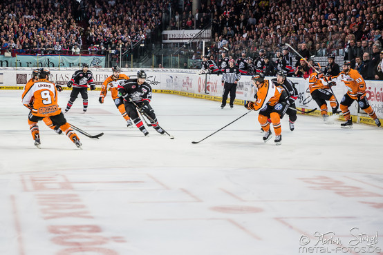 thomas-sabo-ice-tiger-vs-grizzlys-wolfsburg-arena-nuernberg-10-04-2016_0082
