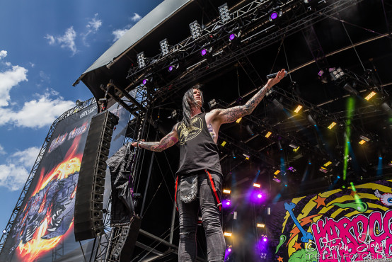 hardcore-superstar-bang-your-head-16-7-2015_0005