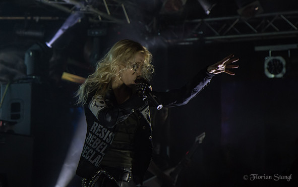 arch-enemy-17-10-2012-rockfabrik-ludwigsburg-4