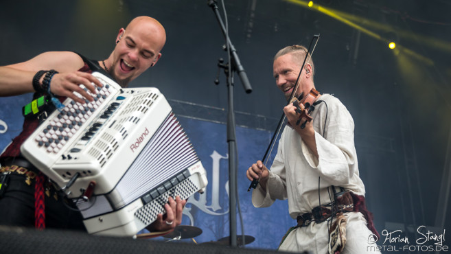 korpiklaani-summer-breeze-2016-20-08-2016_0033