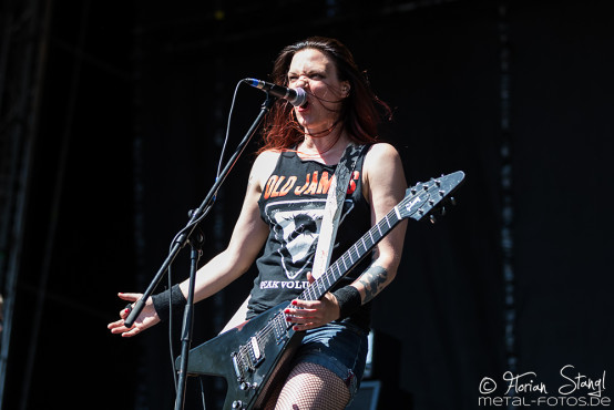 crucified-barbara-masters-of-rock-11-7-2015_0036