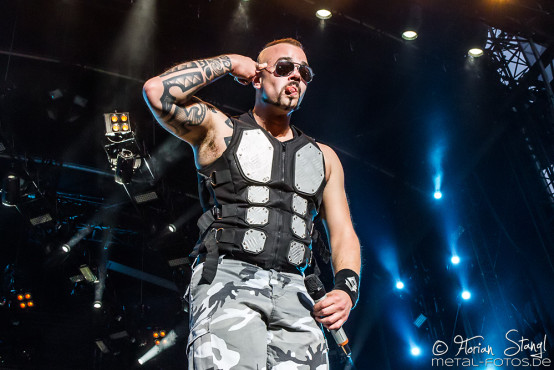 sabaton-bang-your-head-16-7-2015_0029
