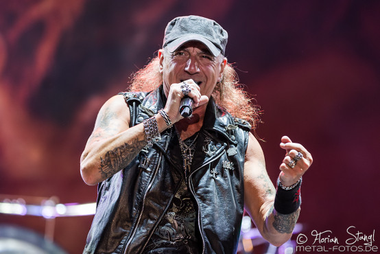 accept-bang-your-head-18-7-2015_0031