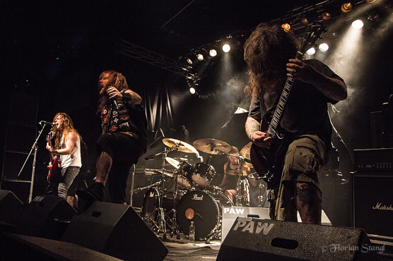 3-inches-of-blood-12-10-2012-musichall-geiselwind-39