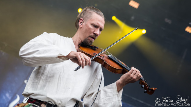 korpiklaani-summer-breeze-2016-20-08-2016_0027
