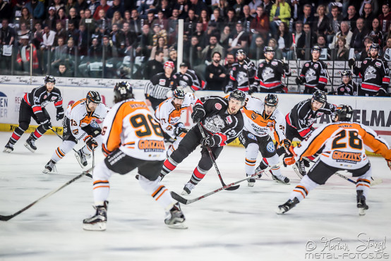 thomas-sabo-ice-tiger-vs-wolfsburg-grizzlys-arena-nuernberg-05-04-2016_0013
