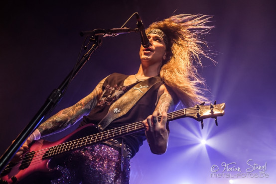 steel-panther-rockfabrik-nuernberg-22-6-2014_0036
