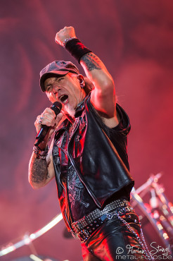 accept-bang-your-head-18-7-2015_0042