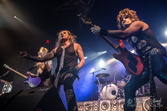 steel-panther-rockfabrik-nuernberg-22-6-2014_0034