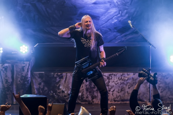 hammerfall-brose-arena-bamberg-07-02-2015_0060