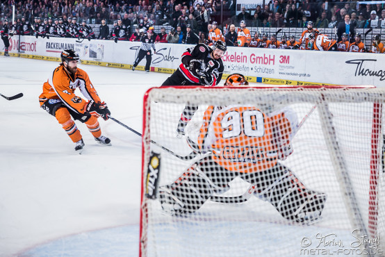 thomas-sabo-ice-tiger-vs-grizzlys-wolfsburg-arena-nuernberg-10-04-2016_0055