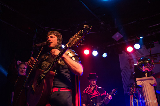 feuerschwanz-13-12-2012-hirsch-nuernberg-3