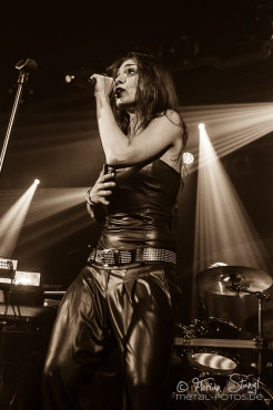 teodasia-backstage-muenchen-26-10-2013_24