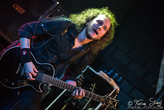 serious-black-rock-for-one-world-05-03-2016_0047