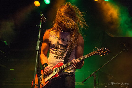3-inches-of-blood-12-10-2012-musichall-geiselwind-15
