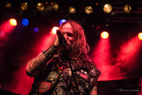 3-inches-of-blood-12-10-2012-musichall-geiselwind-9