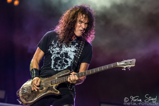 accept-bang-your-head-18-7-2015_0003