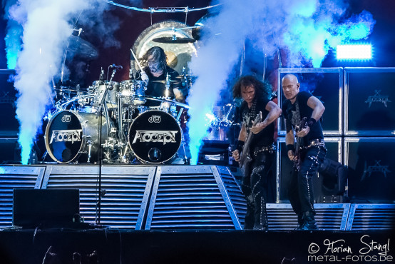 accept-bang-your-head-18-7-2015_0037