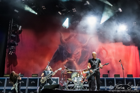 accept-bang-your-head-18-7-2015_0049