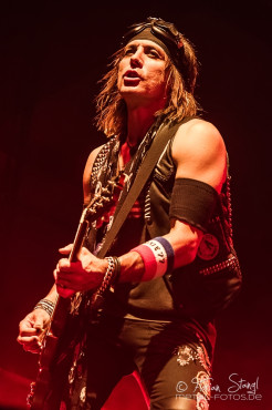 alice-cooper-stadthalle-lichtenfels-04-08-2013-04