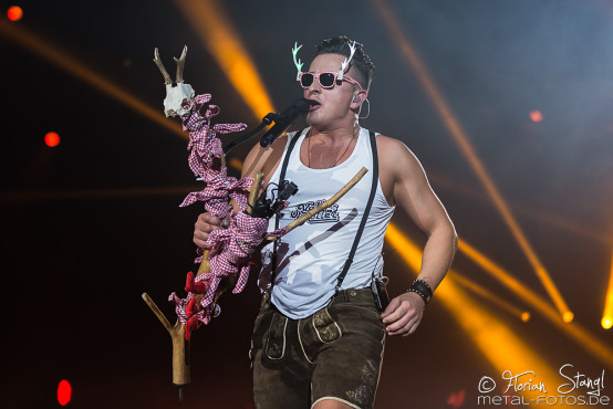 andreas-gabalier-arena-nuernberg-01-10-2015_0046