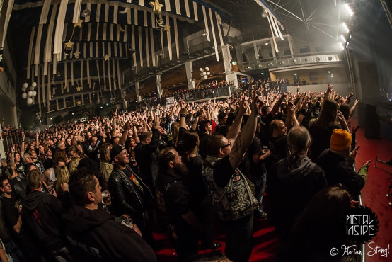 arch-enemy-eventhalle-geiselwind-12-12-2014_0015