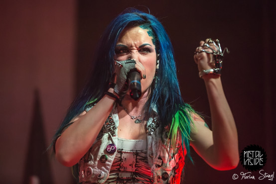arch-enemy-eventhalle-geiselwind-12-12-2014_0025