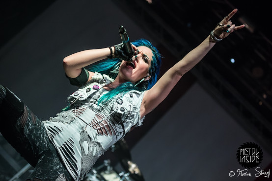arch-enemy-eventhalle-geiselwind-12-12-2014_0028