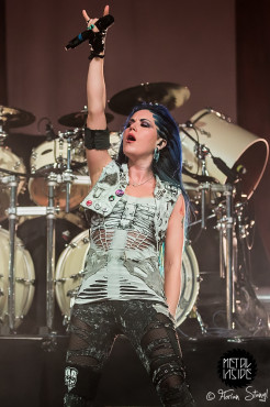 arch-enemy-eventhalle-geiselwind-12-12-2014_0053