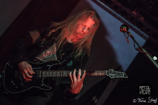 arch-enemy-eventhalle-geiselwind-12-12-2014_0054