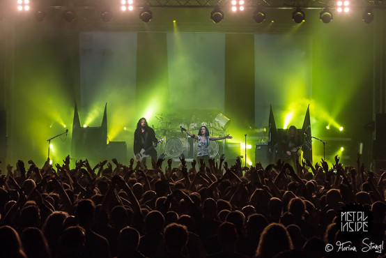 arch-enemy-eventhalle-geiselwind-12-12-2014_0061