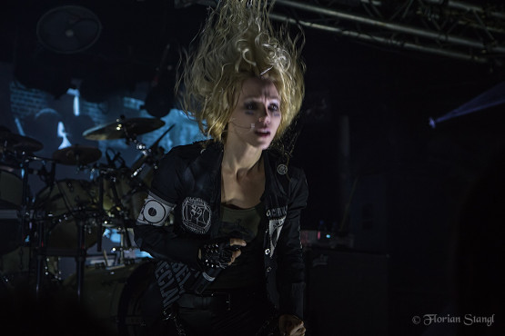 arch-enemy-17-10-2012-rockfabrik-ludwigsburg-12
